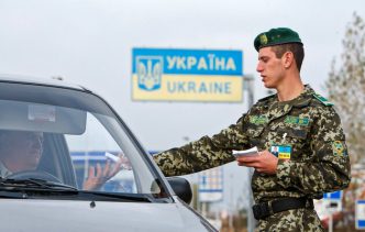 Виїзд з України можуть дозволити деяким студентам-чоловікам